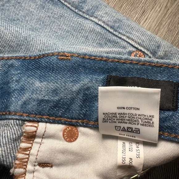 Express, High Waisted Wide Leg Jeans - Light Wash - Size 2R - Picture 9 of 13